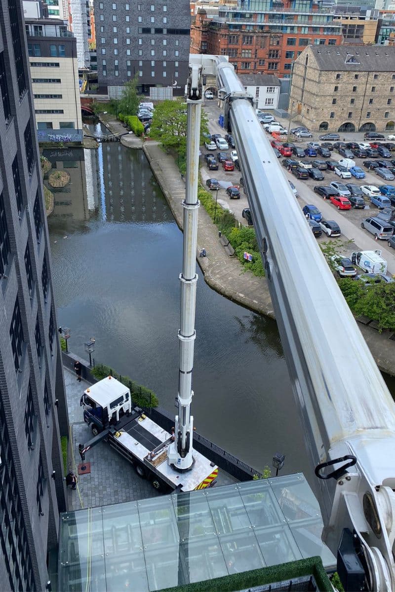 S51 truck-mounted cherry picker
