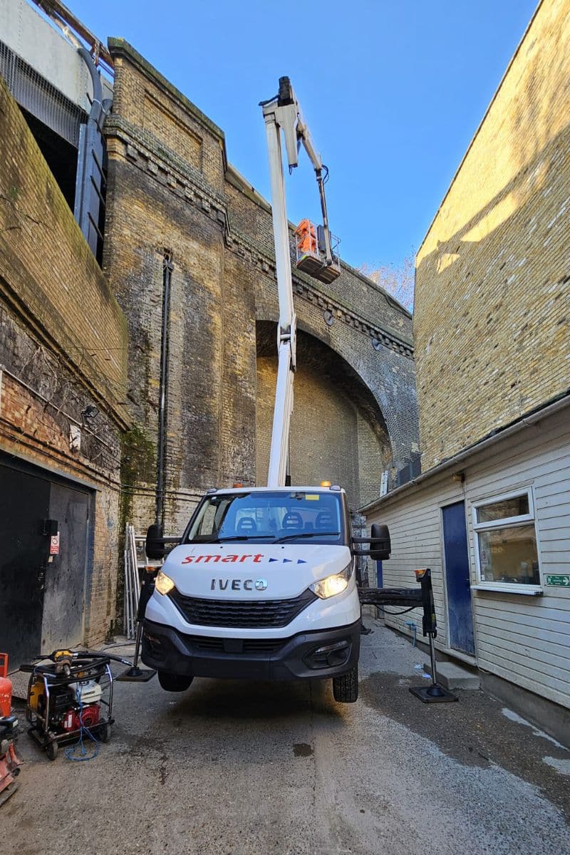 Z21 truck-mounted cherry picker